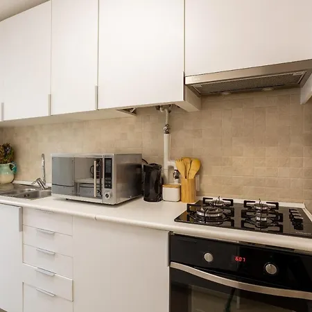 Mhouse Lease 3br Sea & Center *